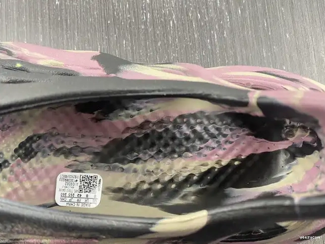 Adidas RNR Foam MX IG9562 Yeezy Carbon 0429